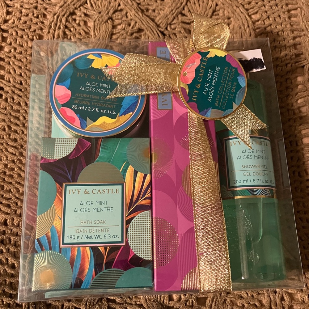 Perfect Christmas Gift 🎁 
Bath Collection